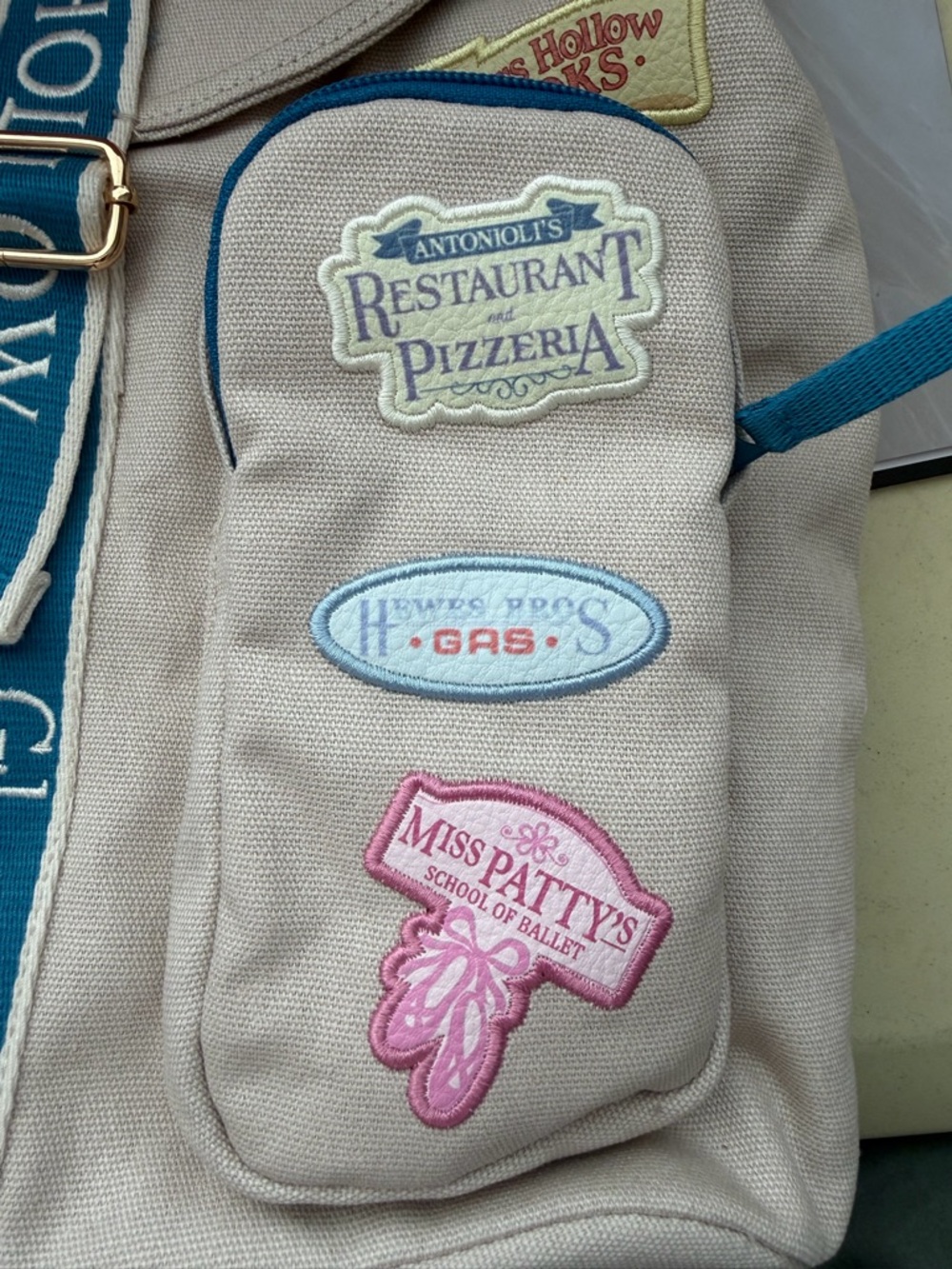 Gilmore Girls Stars Hollow Backpack with Patches and Printed Lining - Picture 2 of 10